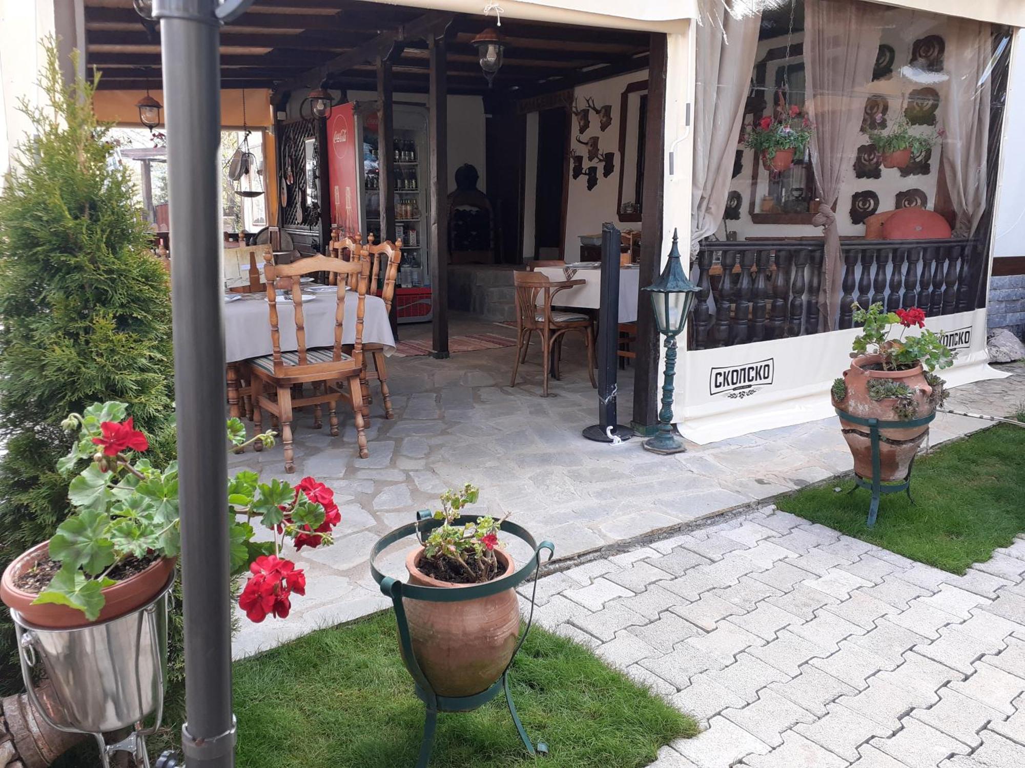 Restaurant And Apartments - T'Ga Za Jug Lazaropole Exterior foto